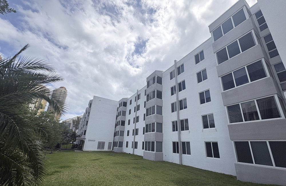 Caribbean Breeze Condominium